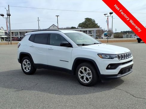 Used 2024 Jeep Compass Latitude image 7