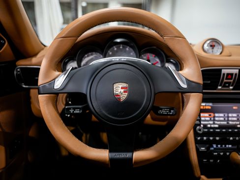 Used 2012 Porsche 911 Carrera S image 10