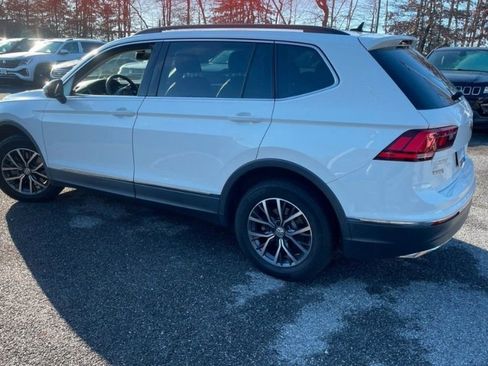 Used 2020 Volkswagen Tiguan SE image 9
