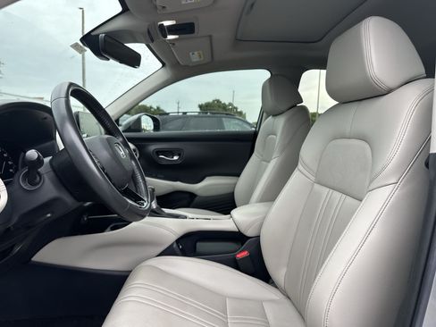 Used 2023 Honda HR-V EX-L image 13