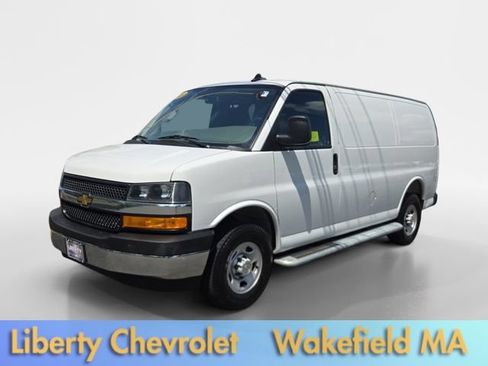 Used 2025 Chevrolet Express 2500 w/ Driver Convenience Package RWD image 6