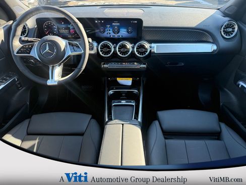 Used 2026 Mercedes-Benz GLB 250 4MATIC image 2