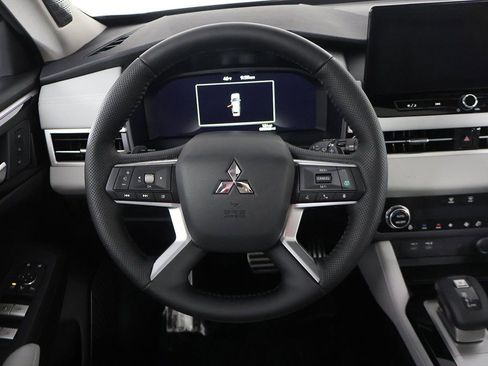 New 2025 Mitsubishi Outlander SEL image 44