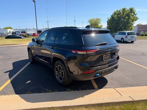 Used 2024 Jeep Grand Cherokee Trailhawk AWD/4WD image 6