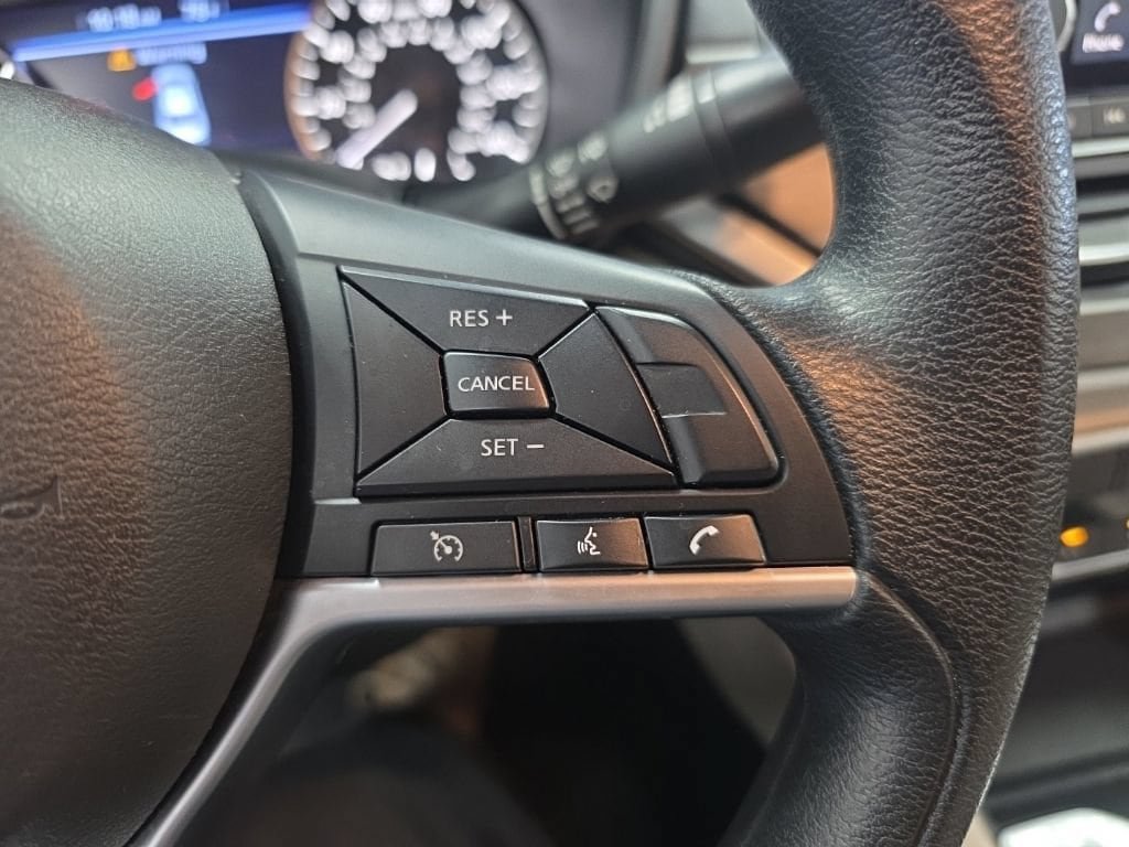Used 2025 Nissan Altima 2.5 SV FWD image 27
