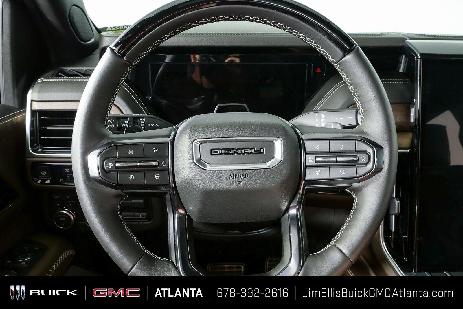 Used 2025 GMC Yukon XL Denali Ultimate w/ LPO, Floor Liner Package AWD/4WD image 11