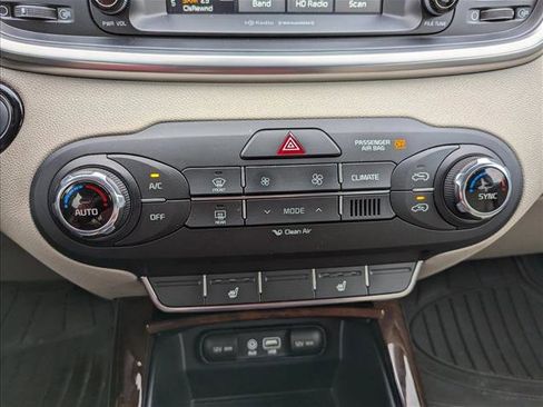 Used 2017 Kia Sorento EX w/ EX Premium Package image 19
