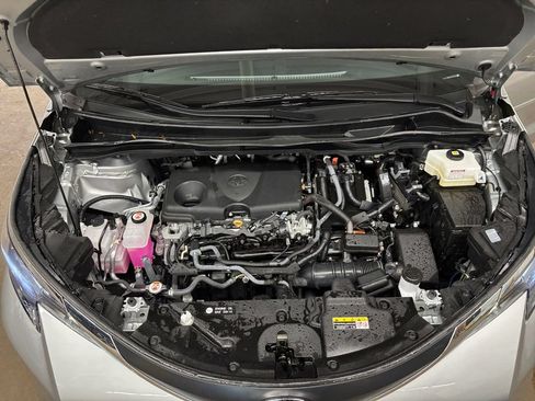 Used 2024 Toyota Sienna XLE w/ XLE Plus Package FWD image 9