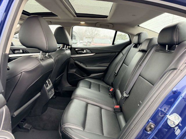 Used 2023 Nissan Maxima SL FWD image 12