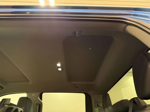 Used 2021 Chevrolet Silverado 1500 LT w/ Z71 Off-Road Package image 10