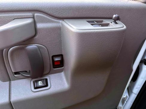 Used 2023 GMC Savana 2500 image 10