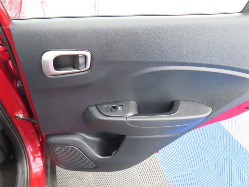 Used 2025 Hyundai Venue SEL FWD image 29
