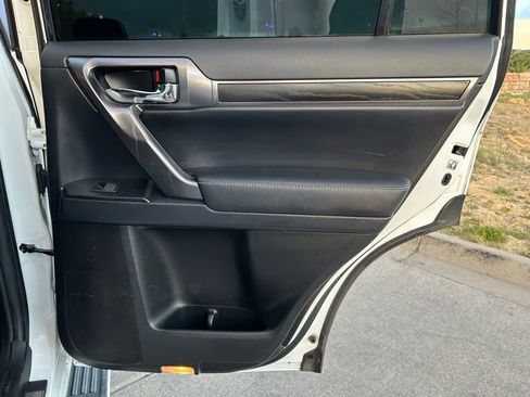 Used 2022 Lexus GX 460 w/ Black Line Special Edition image 28