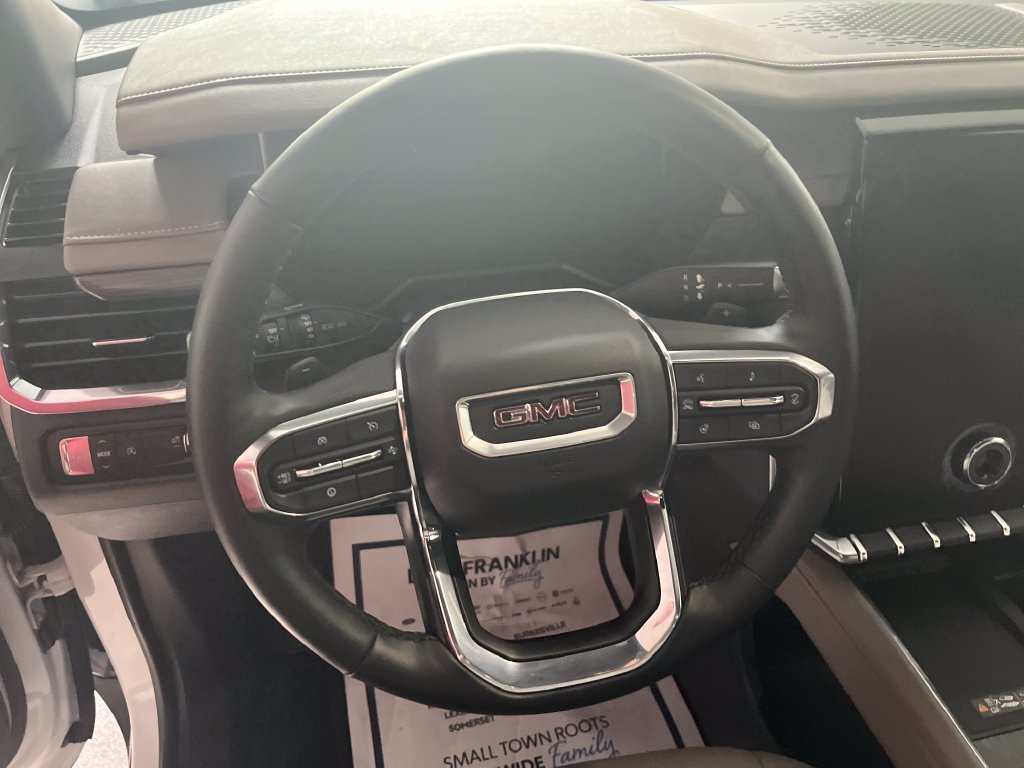 Used 2026 GMC Acadia Elevation w/ Elevation Premium Package FWD image 16