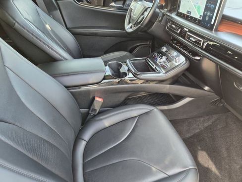 Used 2022 Lincoln Nautilus Reserve w/ Equipment Group 201A image 17