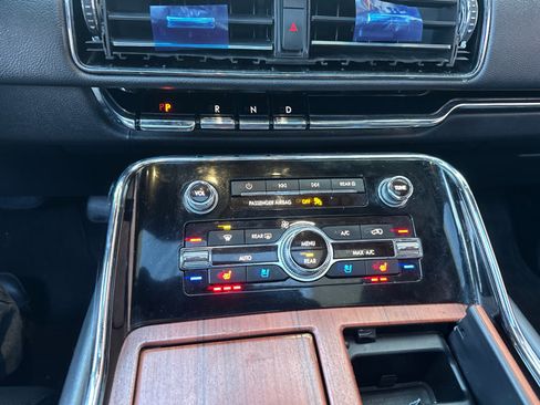 Used 2023 Lincoln Navigator L 4WD image 23