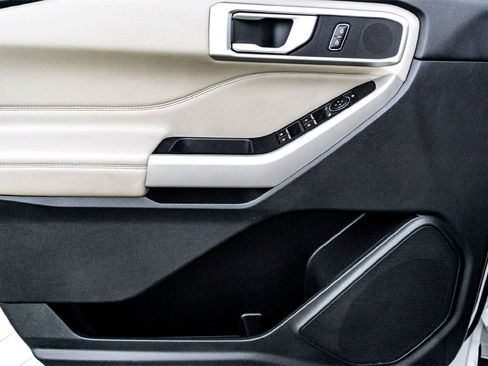 Used 2023 Ford Explorer XLT w/ Equipment Group 202A image 10