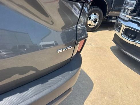 Used 2025 Ford Escape ST-Line AWD/4WD image 8