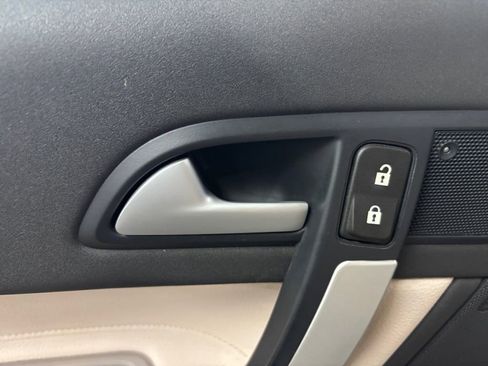 Used 2013 Volvo C70 T5 image 12