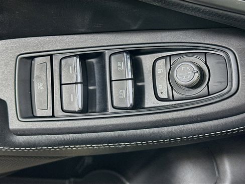 Used 2020 Subaru Forester Limited image 15