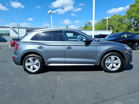 Used 2019 Audi Q5 2.0T Premium Plus w/ Premium Plus Package AWD/4WD image 8