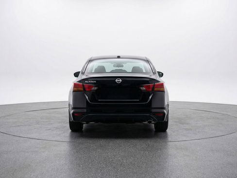 Used 2025 Nissan Altima 2.5 SV FWD image 7