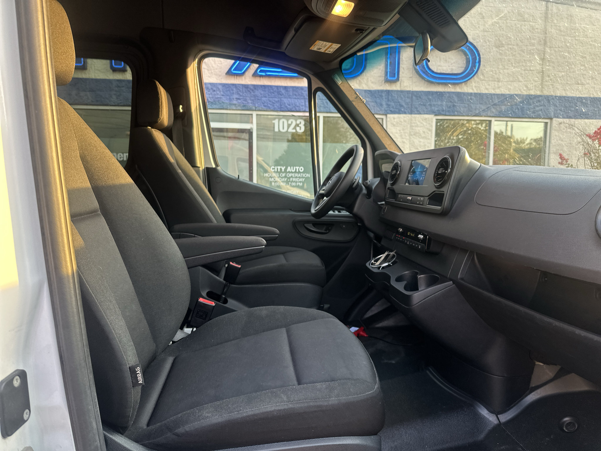 Used 2024 Mercedes-Benz Sprinter 2500 image 10