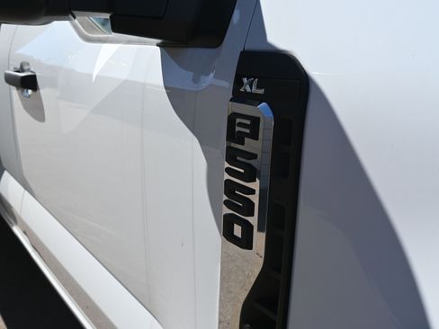 New 2026 Ford F550 4x4 Supercab Super Duty image 10