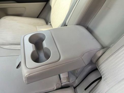 Used 2015 Toyota Highlander Plus FWD image 37