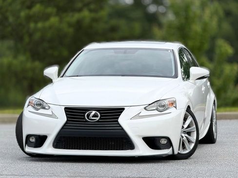 Used 2016 Lexus IS 200t RWD image 2