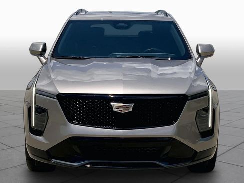Used 2024 Cadillac XT4 Sport w/ Cold Weather Package FWD image 4