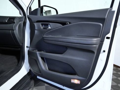 Used 2022 Honda Pilot Touring image 10