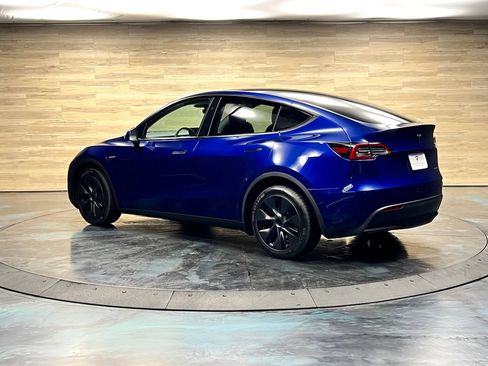 Used 2025 Tesla Model Y Long Range AWD/4WD image 15