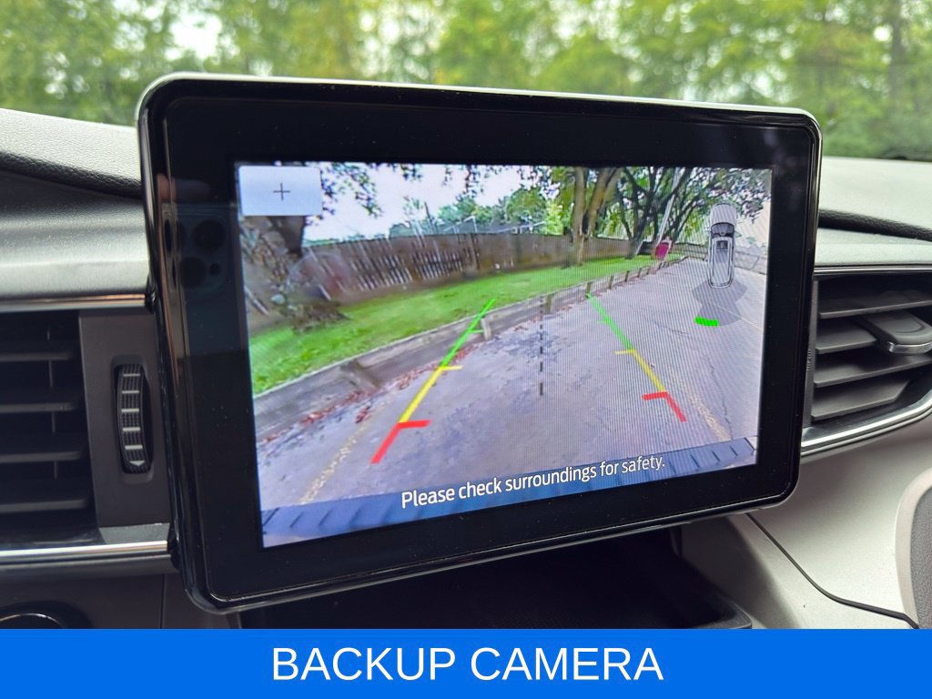 Used 2023 Ford Explorer XLT w/ Equipment Group 202A AWD/4WD image 5