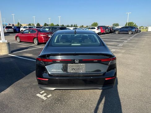 Used 2023 Honda Accord EX image 11