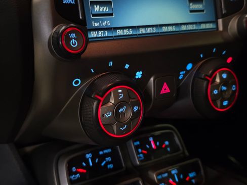 Used 2015 Chevrolet Camaro SS w/ SS Performance Package RWD image 27