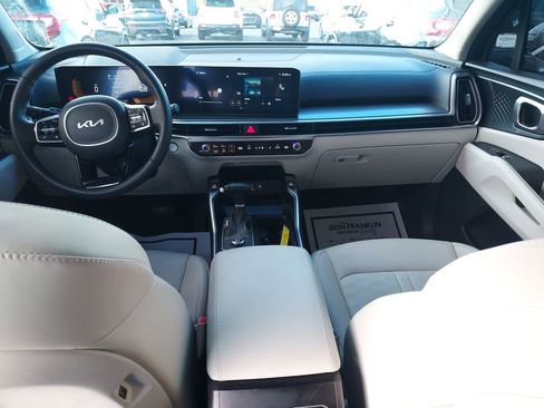 Used 2025 Kia Sorento S w/ Panoramic Sunroof Package image 10
