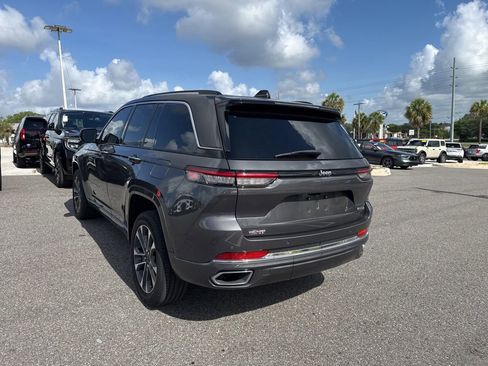Used 2023 Jeep Grand Cherokee Overland RWD image 3