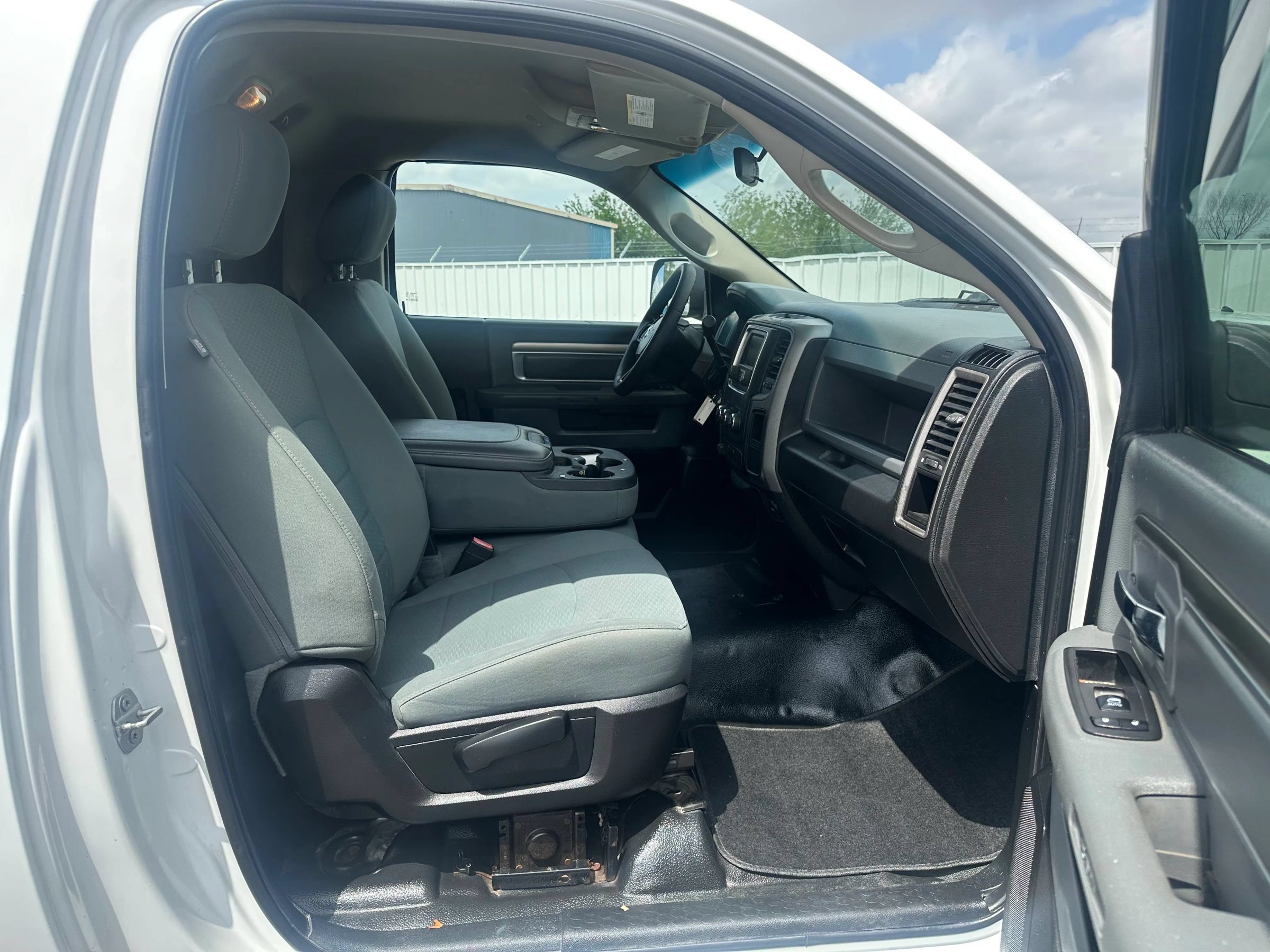 Used 2018 RAM 2500 Tradesman w/ Chrome Appearance Group RWD image 12