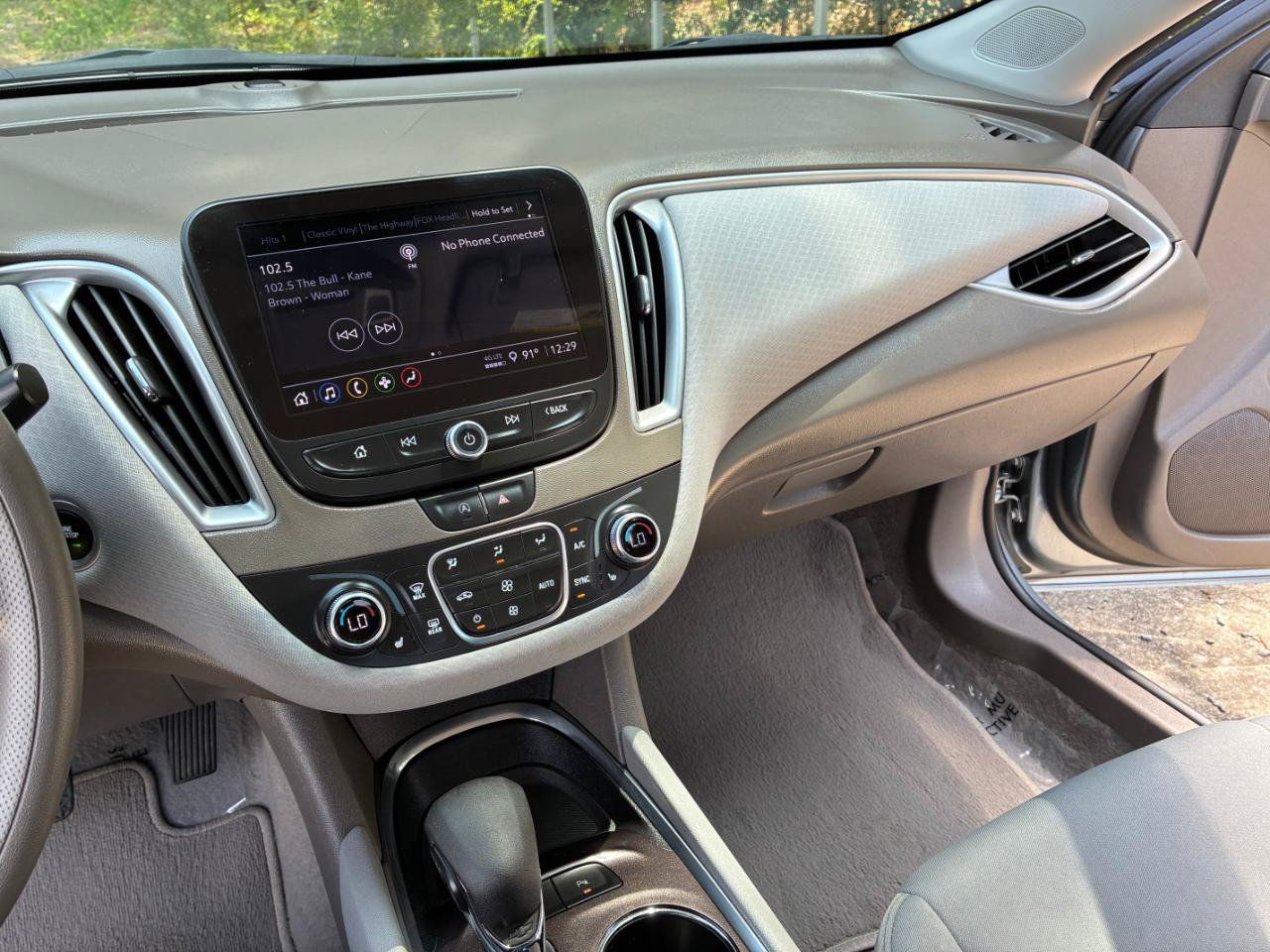 Used 2025 Chevrolet Malibu LT FWD image 18