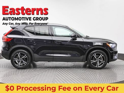 Used 2024 Volvo XC40 B5 Core AWD/4WD image 4