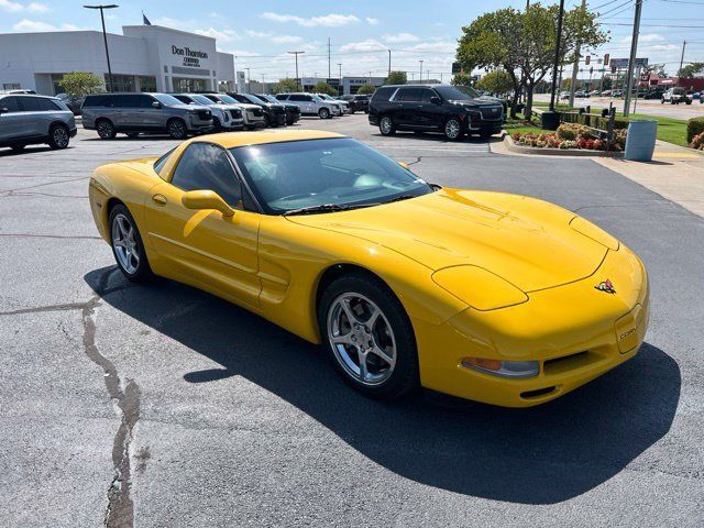 Used 2001 Chevrolet Corvette Coupe w/ Preferred Equipment Group2 RWD image 5