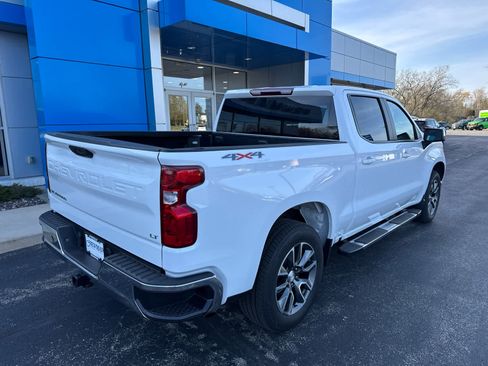 Used 2023 Chevrolet Silverado 1500 LT AWD/4WD image 7