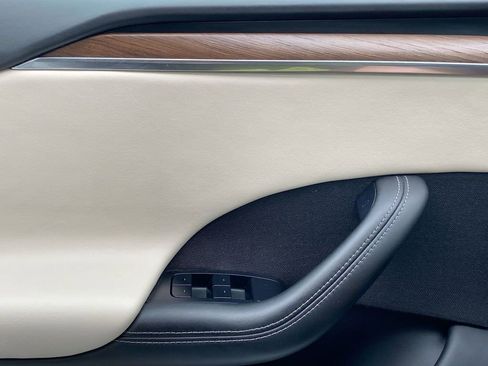 Used 2023 Tesla Model S Standard Range image 16