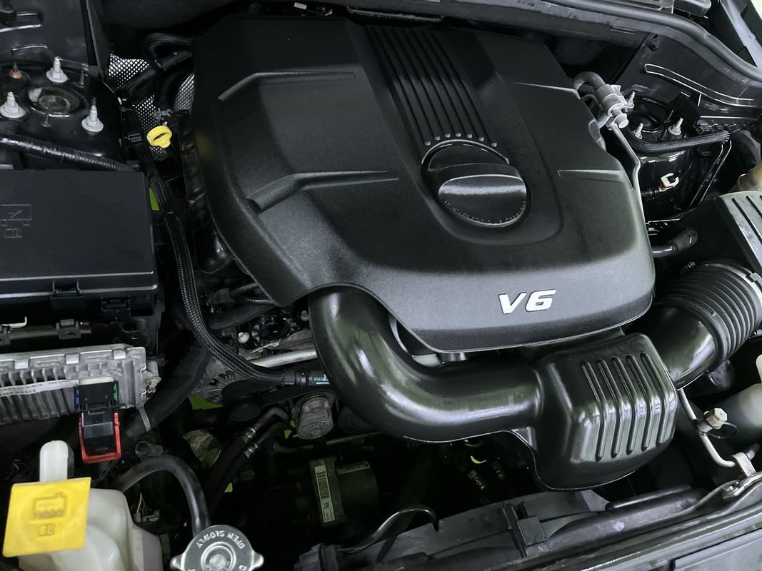 Used 2015 Jeep Grand Cherokee Limited AWD/4WD image 19