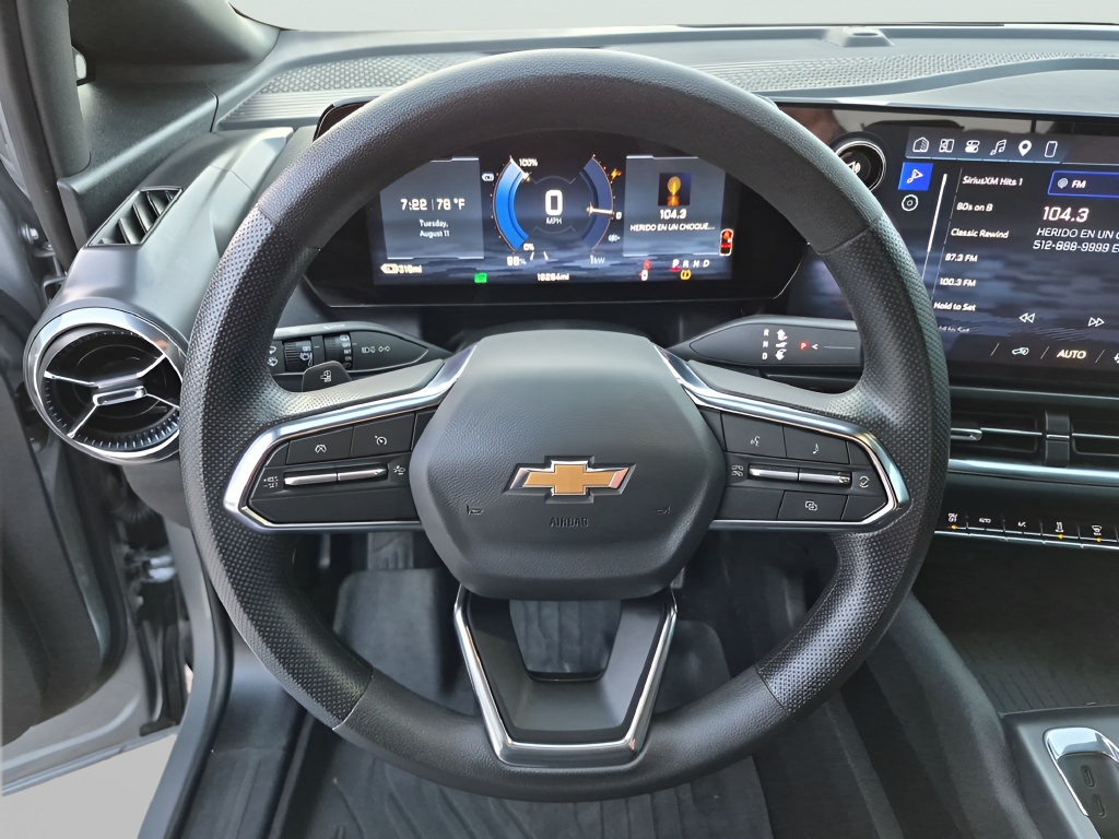 Used 2026 Chevrolet Equinox EV LT FWD image 22