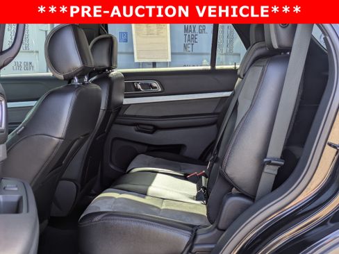 Used 2017 Ford Explorer XLT w/ Equipment Group 202A FWD image 16