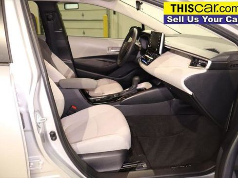 Used 2021 Toyota Corolla LE image 23