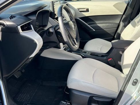 Used 2022 Toyota Corolla Cross LE image 22