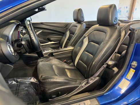 Used 2017 Chevrolet Camaro LT RWD image 15